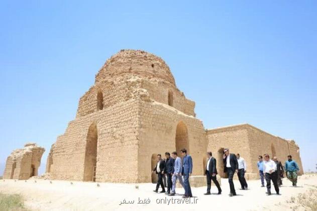 میراث فرهنگی فارس، کارشناسان را برای محافظت از میراث جهانی سروستان به یاری طلبید